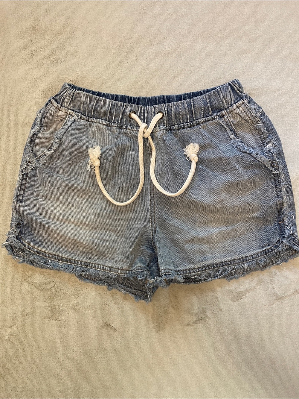 Washed Denim Frayed Hem Drawstring Jean Shorts - Blue